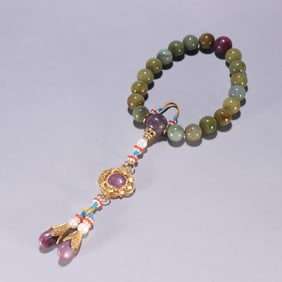 A piece of Qing Dynasty jade eighteen hands