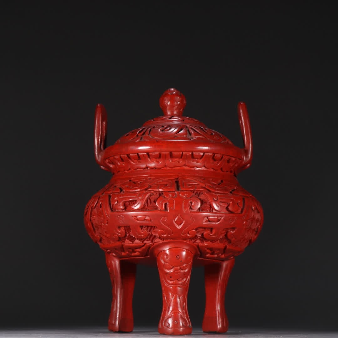 A lacquerware three-legged aroma burner: Lacquerware three-legged aromatherapy stove SIZE: H:14.8cm W:11cm W:404.2g (The Dimensions Of All Batches Are Manually Measured.If You Need More Detailed Information, Please Contact Our Customer Servi