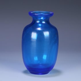A Qing Dynasty glass appreciation bottle