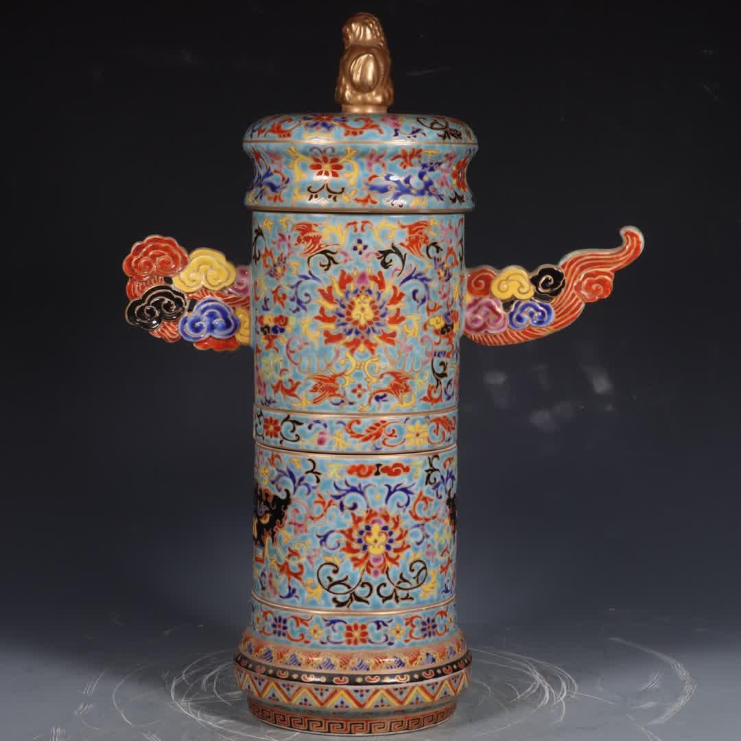 A blue background pastel gold line watch made in the Qianlong period of the Qing Dynasty: The Qianlong year of the Qing Dynasty made a blue background pastel gold line watch SIZE: H: 40cm W: 30cm Diameter 12.2cm (The Dimensions Of All Batches Are Manually Measured.If You Need More Detailed