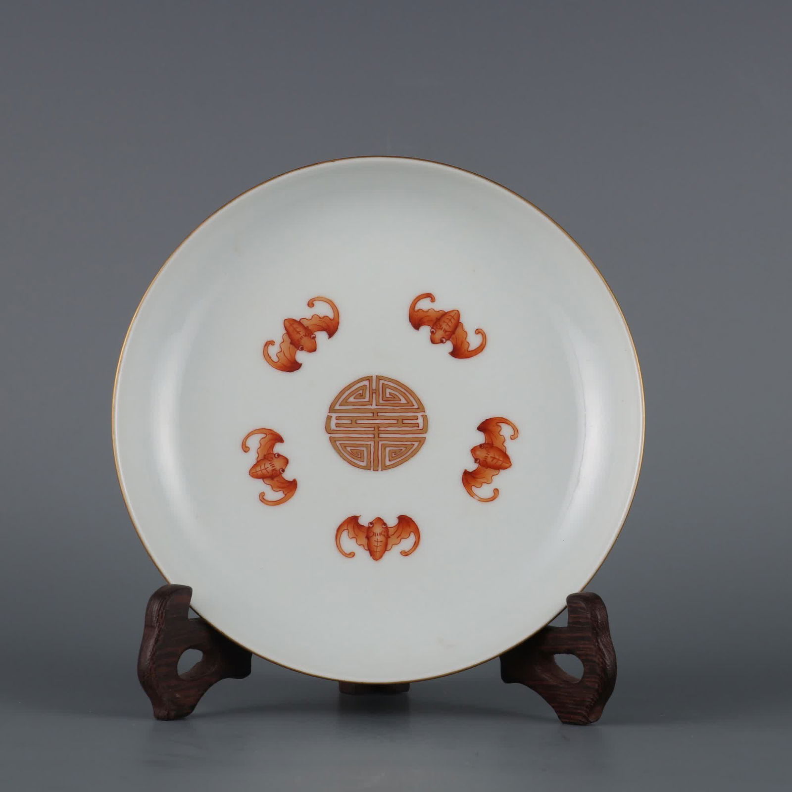 A piece of Qing Jiaqing year yellow ground pastel Wanshou boundless five blessings holding the: Qing Jiaqing year yellow pastel Wanshou boundless five blessings holding the longevity plate SIZE: H: 2.8cm Diameter 15.2cm (The Dimensions Of All Batches Are Manually Measured.If You Need More