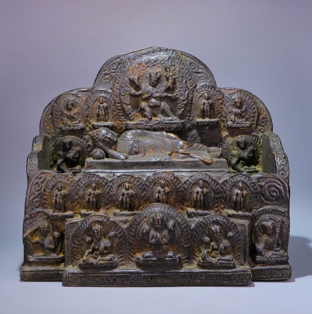 A Qing Dynasty agarwood Buddha shrine (1 of 11)