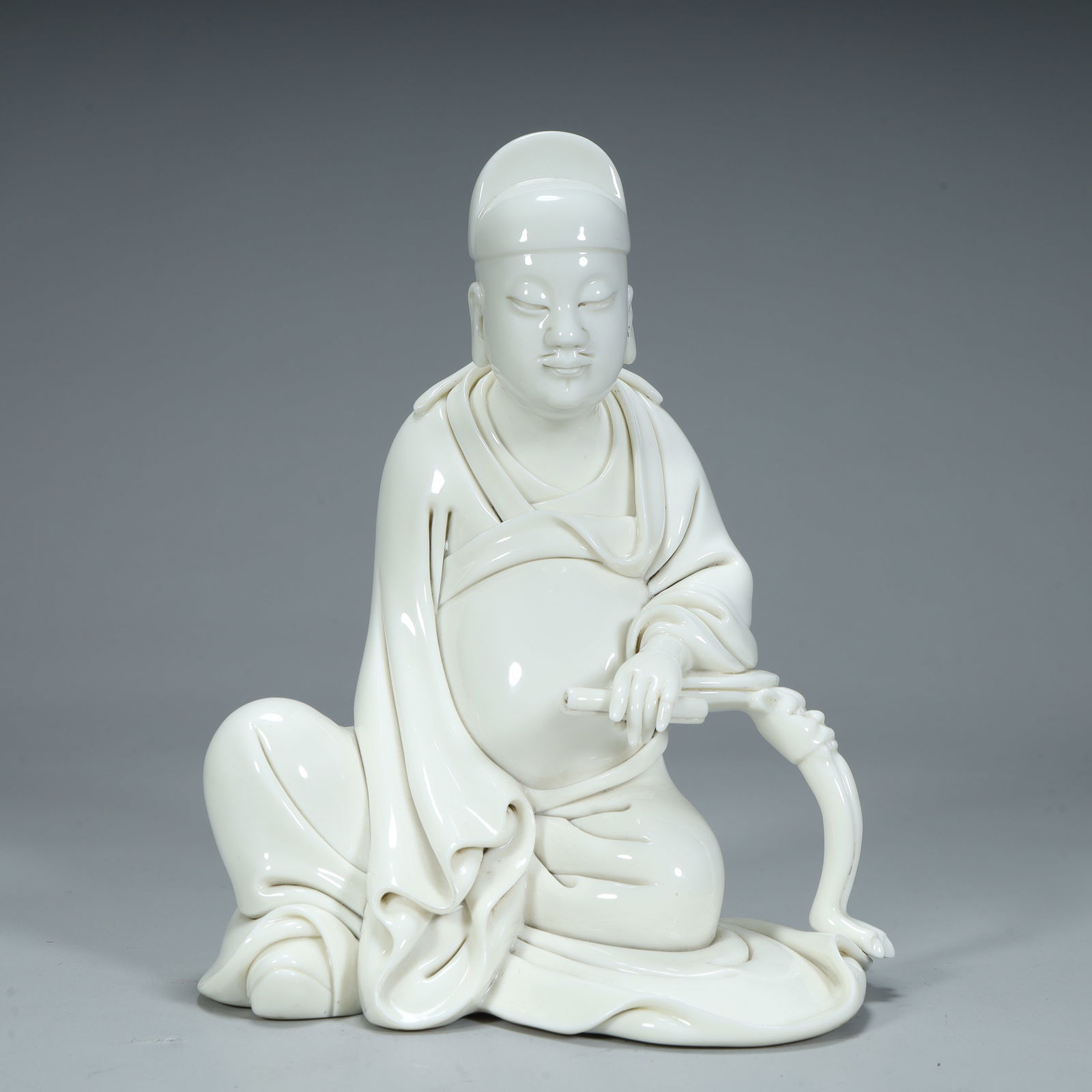 A statue of Emperor Wenchang in Qing Dehua white porcelain (1 of 10)