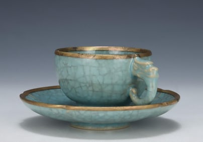 A Song Dynasty Ru kiln ice flake pattern cup