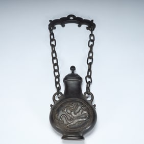 A piece of Qing Dynasty agarwood "dragon pattern with chain appreciation bottle"