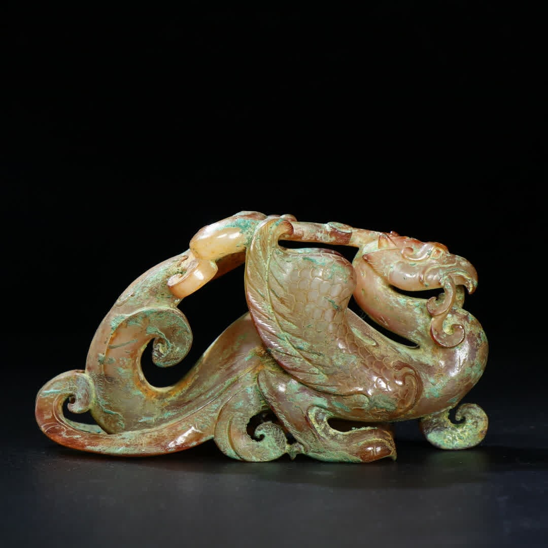 A Han Dynasty jade phoenix bird ornament (1 of 9)