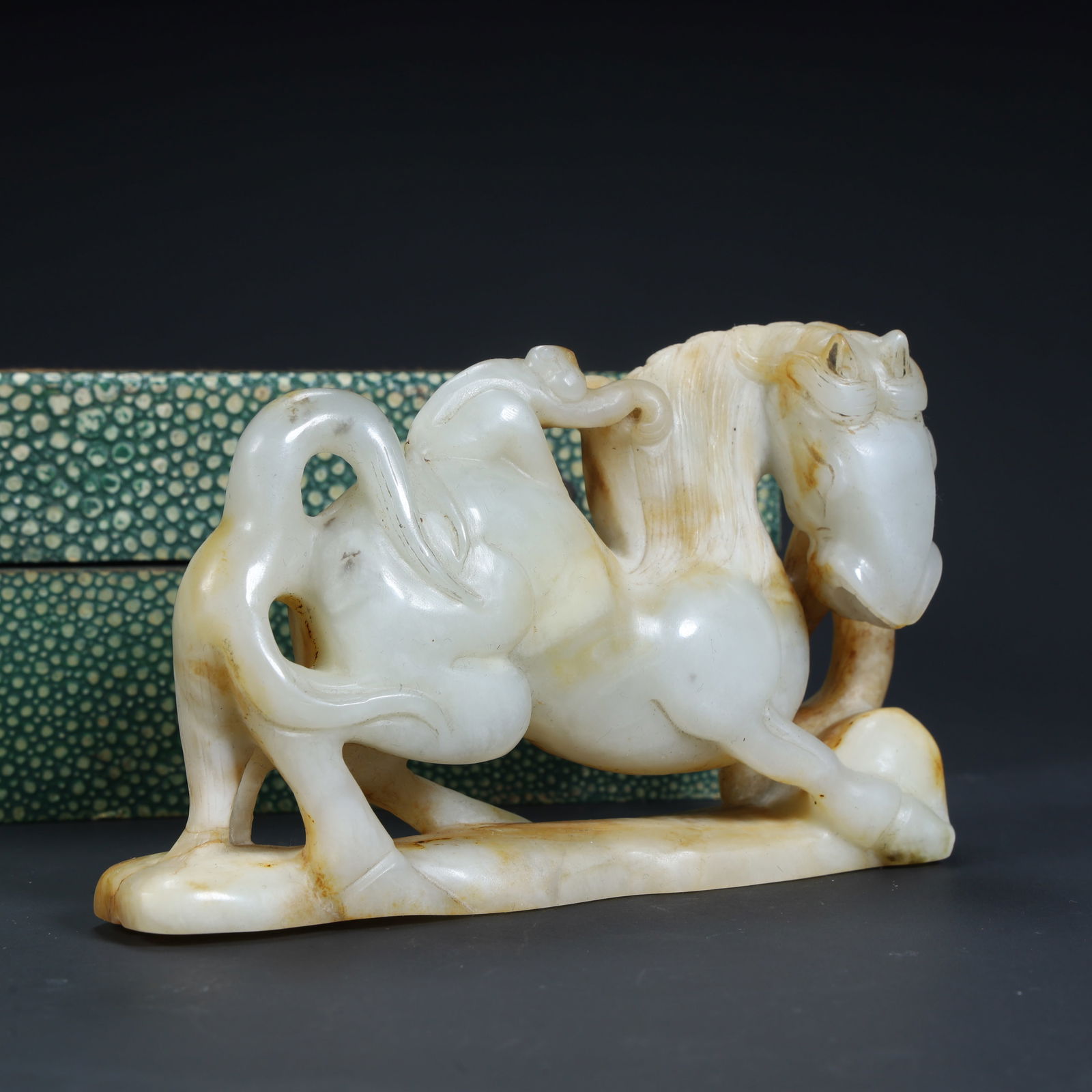 A Qing Dynasty Hetian jade horse ornament: Qing Dynasty Hetian jade horse ornament SIZE: H:8cm L:12.5cm W:3.5cm W:407g (The Dimensions Of All Batches Are Manually Measured.If You Need More Detailed Information, Please Contact Our Customer Serv