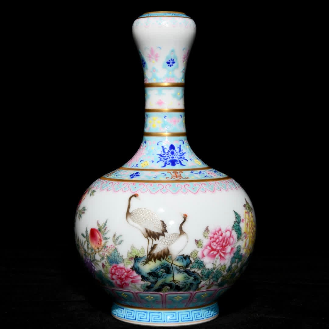 A Qing Qianlong enamel color celebration pattern garlic bottle (1 of 9)