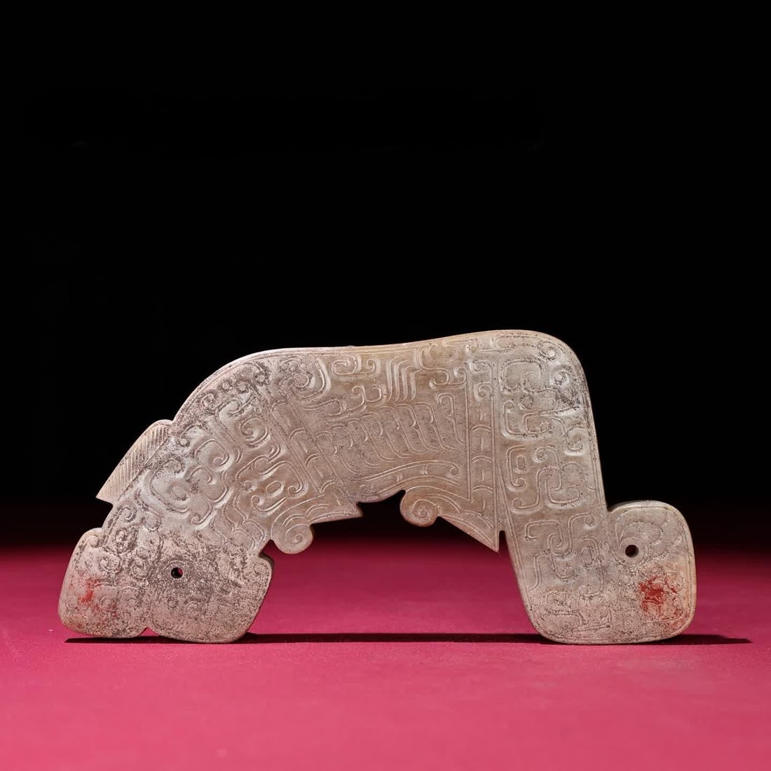 A Han Dynasty jade tiger pendant: Han Dynasty jade tiger pendant SIZE: 192x95x10mm W:299g (The Dimensions Of All Batches Are Manually Measured.If You Need More Detailed Information, Please Contact Our Customer Service Before Bidding.)