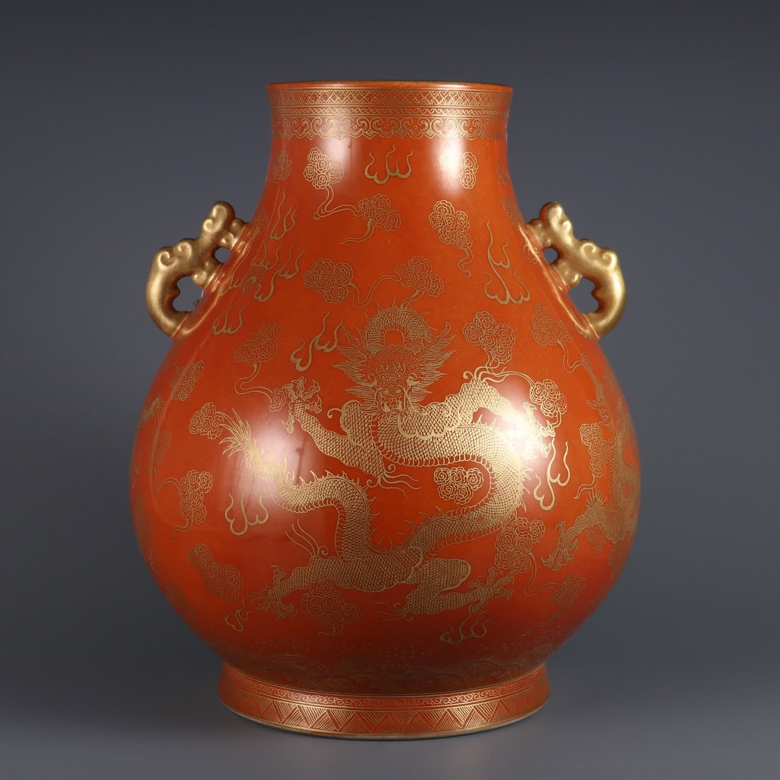 A piece made in the Qing Yongzheng year, alum red background, gold-painted five dragon patterns, (1 of 10)