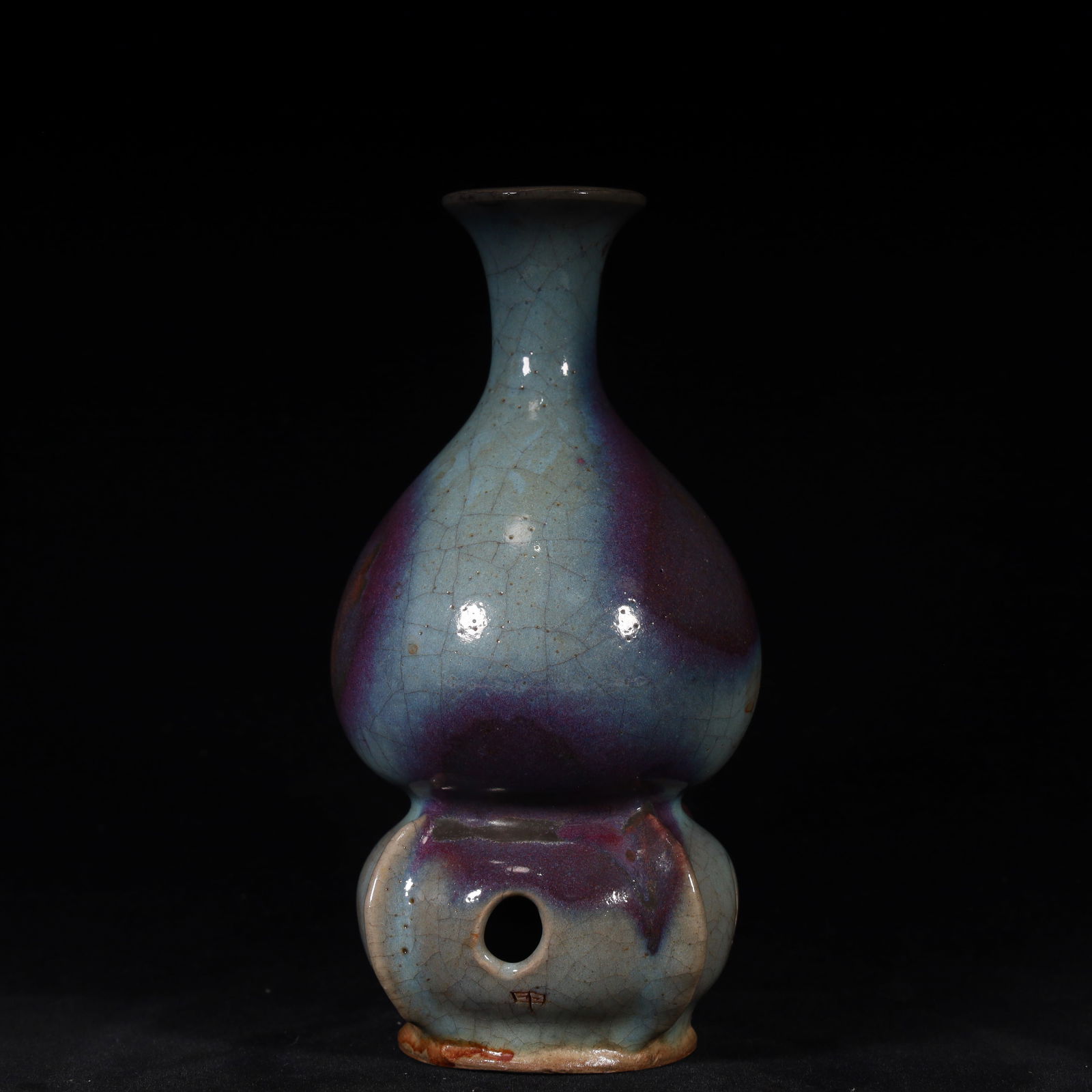 A five-plate bottle of Jun kiln red spot tower (1 of 10)