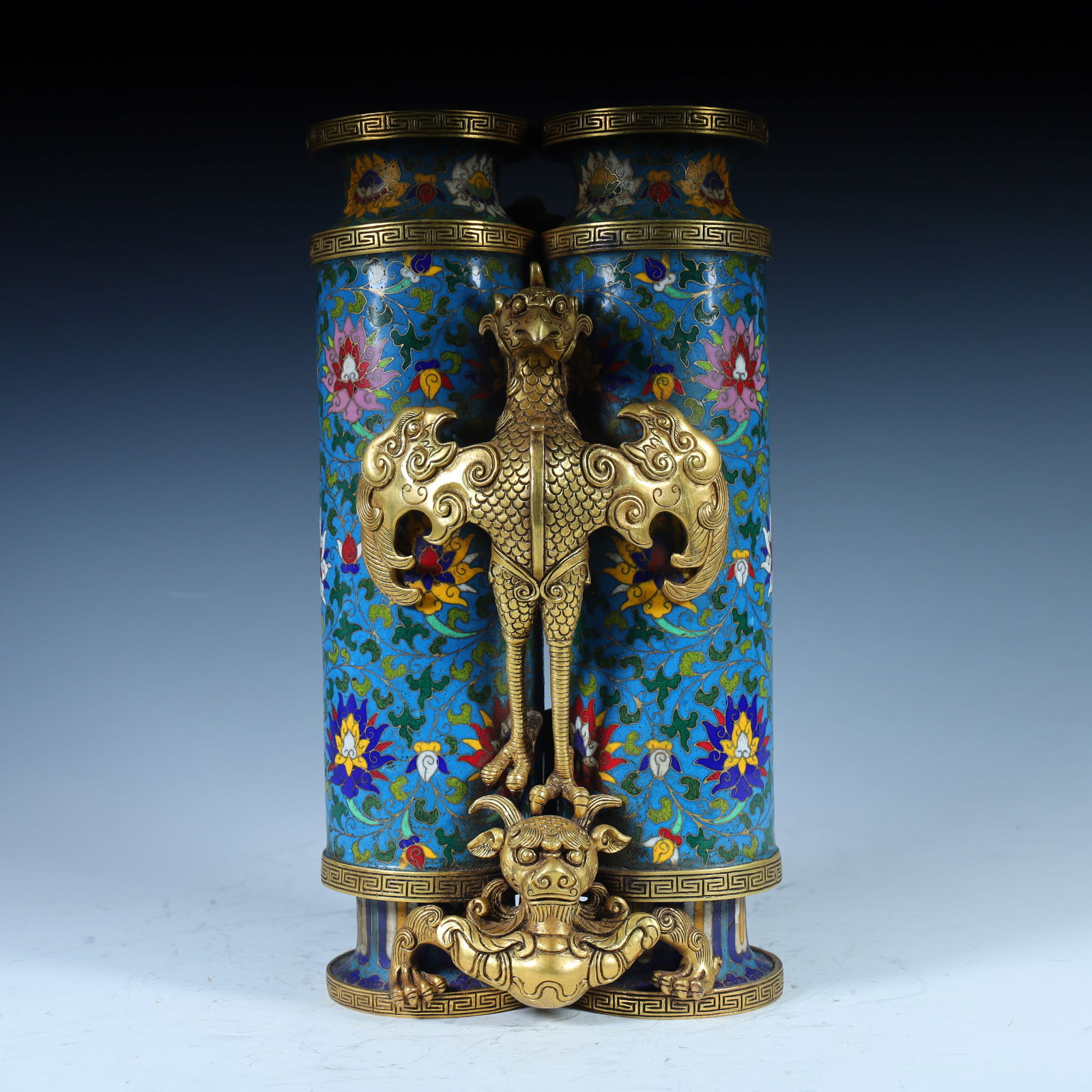 A Qing Dynasty cloisonné cloisonné enamel hero diptych: Qing Dynasty cloisonné cloisonné enamel hero diptych SIZE: H:28cm L:15cm W:13cm W:5.8kg (The Dimensions Of All Batches Are Manually Measured.If You Need More Detailed Information, Please Contact Our