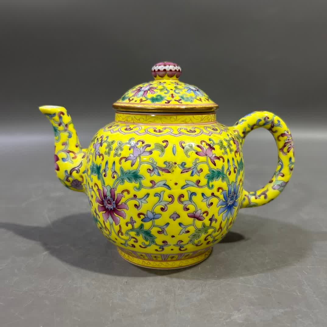 A Yongzheng enamel color entwined lotus pot (1 of 7)