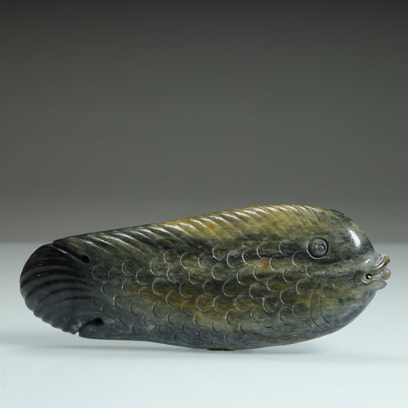 A Song Dynasty Hetian jade fish-shaped pendant (1 of 11)