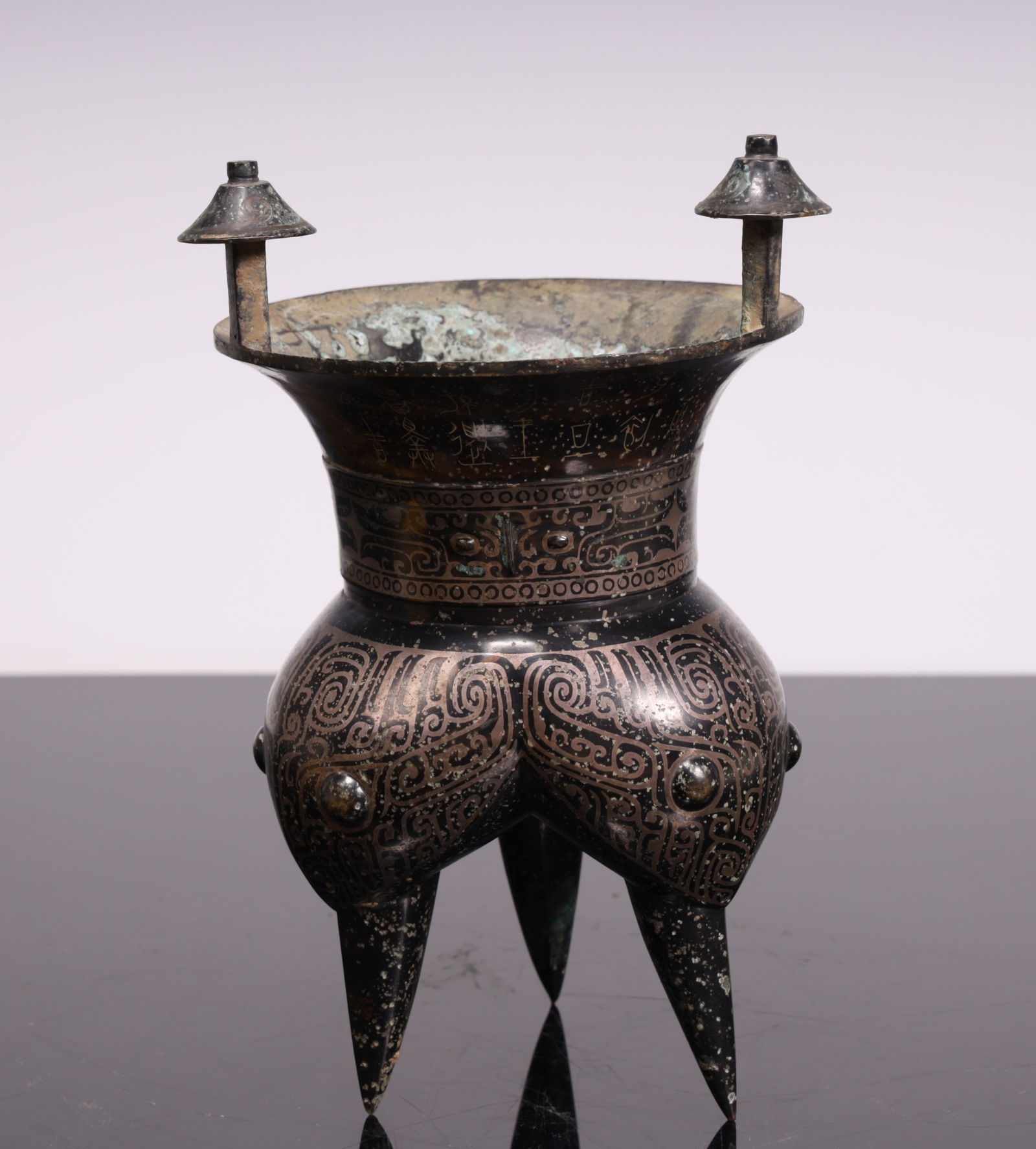 A war Han three-legged copper furnace (1 of 8)