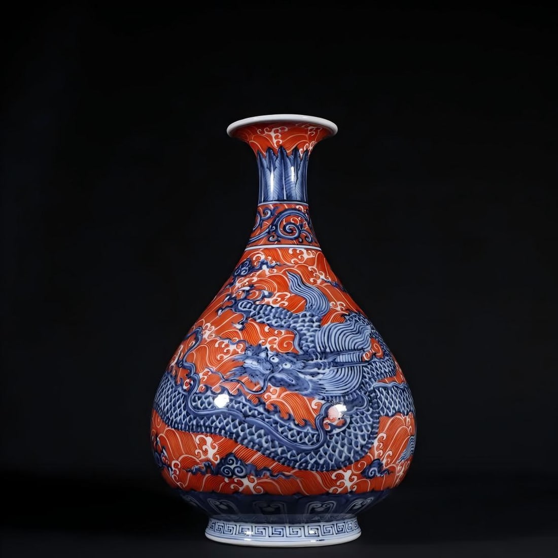 A Ming Dynasty Xuande blue and white alum red seawater cloud dragon pattern jade pot spring vase (1 of 9)