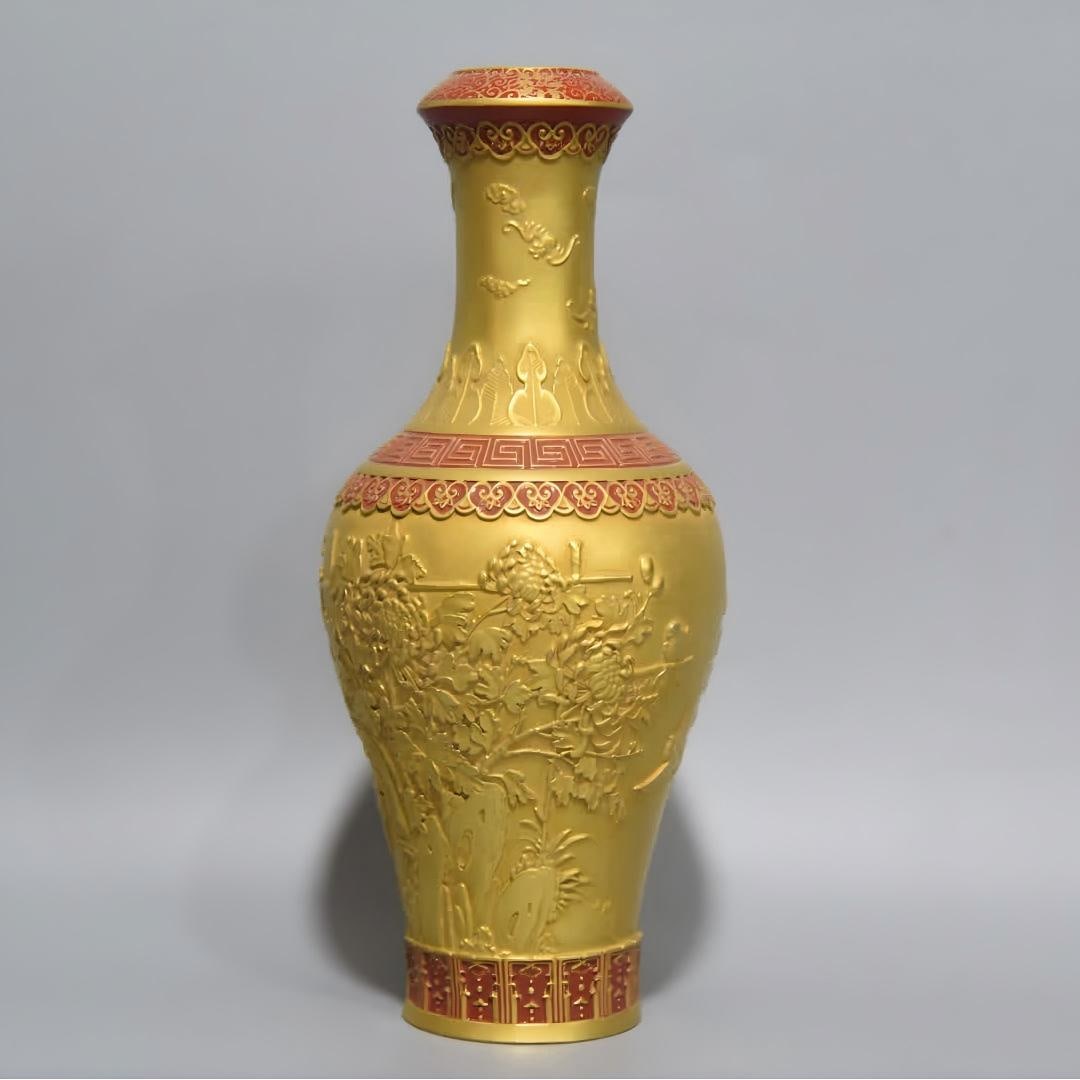 A Qing Dynasty carved gold ground alum red gilded garlic vase (1 of 7)
