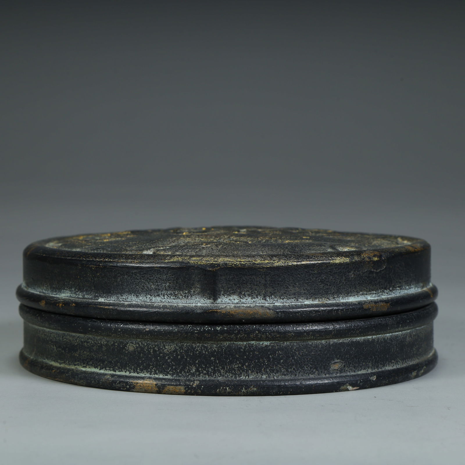 A wooden gilt lotus pattern incense box (1 of 9)