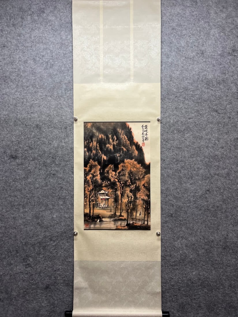 A landscape painting by Li Keran: Li Keran's landscape painting SIZE: Core 69x43cm (The Dimensions Of All Batches Are Manually Measured.If You Need More Detailed Information, Please Contact Our Customer Service Before Bidding.)