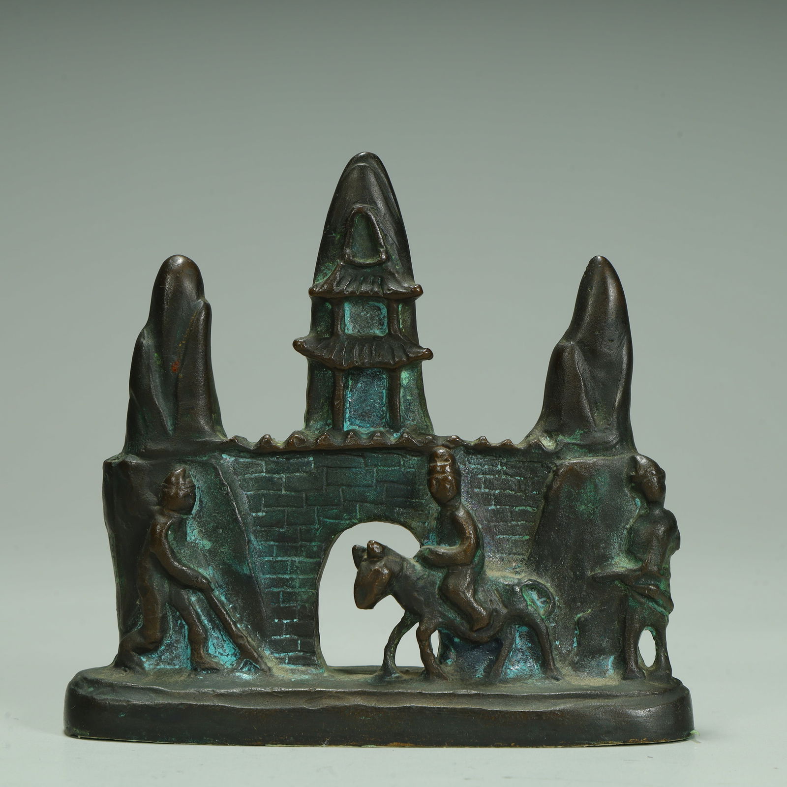 A copper landscape character pattern pen holder: Copper landscape figure pattern pen holder SIZE: H:10cm L:10.5cm W:3.2cm W:355g (The Dimensions Of All Batches Are Manually Measured.If You Need More Detailed Information, Please Contact Our Customer