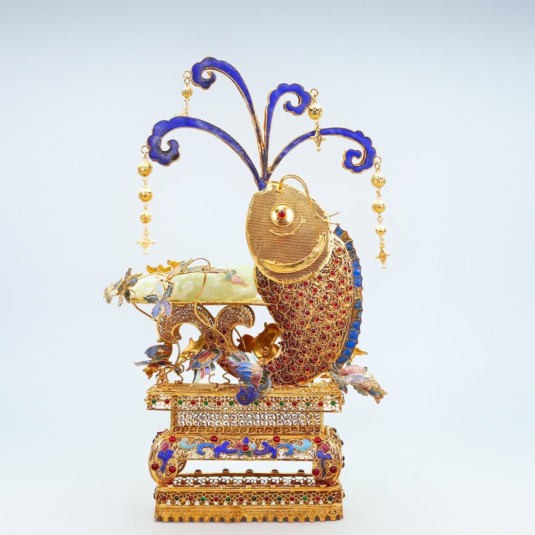 A Qing Dynasty filigree and Tian jade ornament: Qing Dynasty cloisonné and Tian jade ornaments SIZE: H:36cm W:23cm T:12cm W:1025g (The Dimensions Of All Batches Are Manually Measured.If You Need More Detailed Information, Please Contact Our Custom