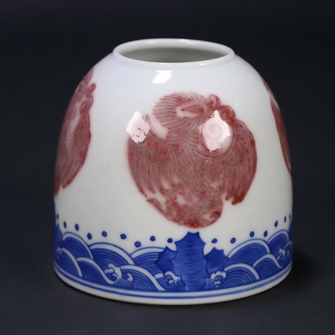 A piece of Qing official kiln made in the Qing Dynasty Qian Yongzheng year blue and white glaze red (1 of 9)