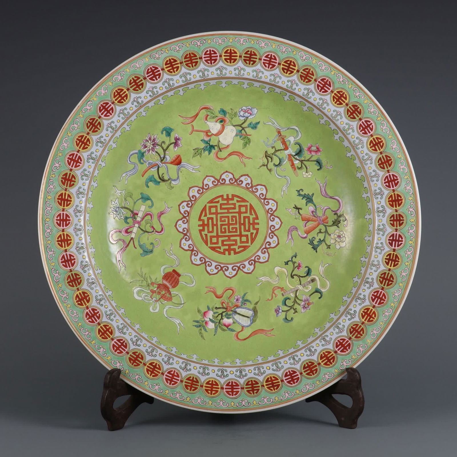 A Qing Qianlong year green pastel dark eight immortals holding a birthday plate: Qing Qianlong year green pastel dark eight immortals holding the birthday plate SIZE: H:7.5cm mouthD:39cm (The Dimensions Of All Batches Are Manually Measured.If You Need More Detailed Information, Pl