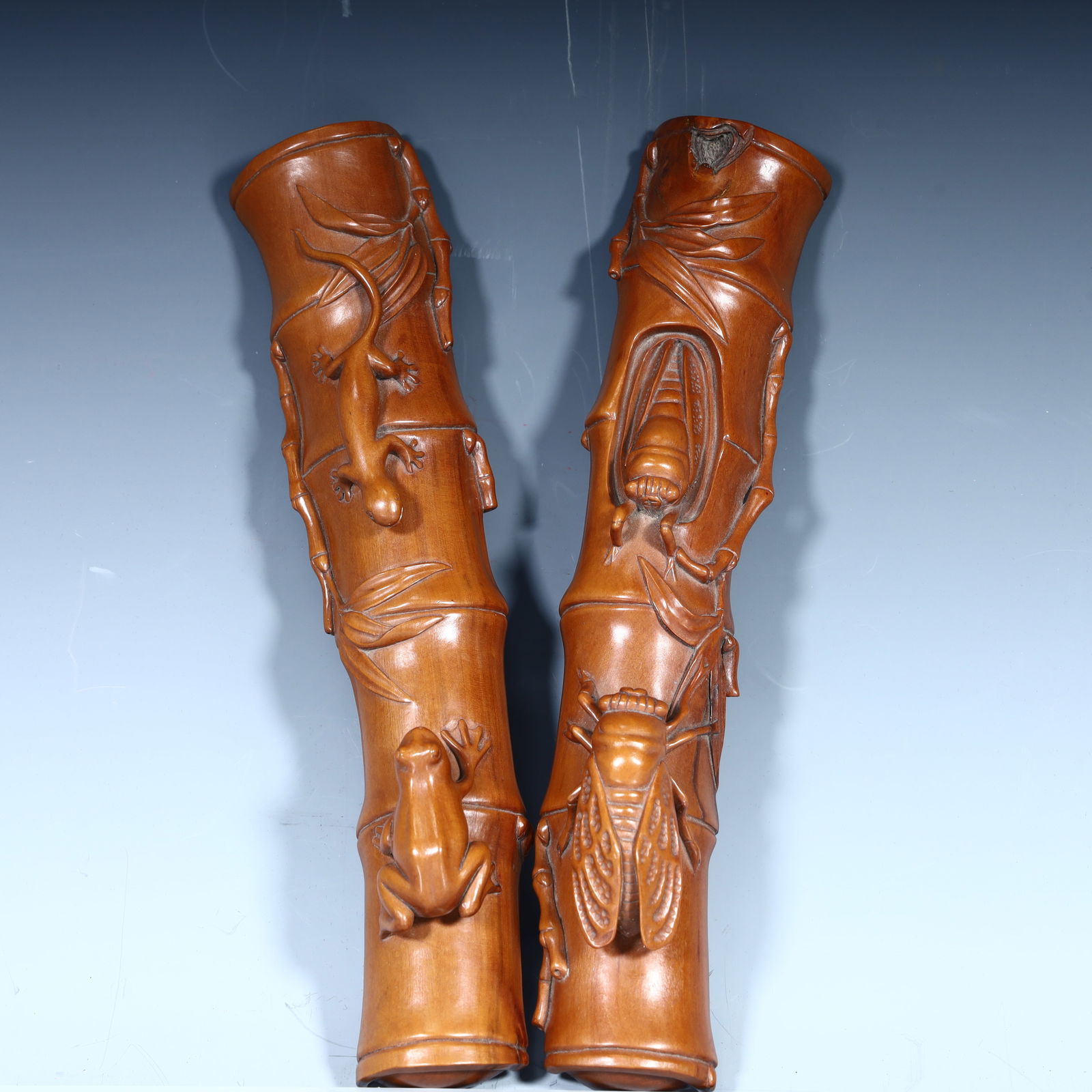 A Qing Dynasty fine boxwood paperweight: Qing Dynasty high-quality boxwood paperweight SIZE: H:4.5cm L:16cm W:5cm W:234g (The Dimensions Of All Batches Are Manually Measured.If You Need More Detailed Information, Please Contact Our Customer