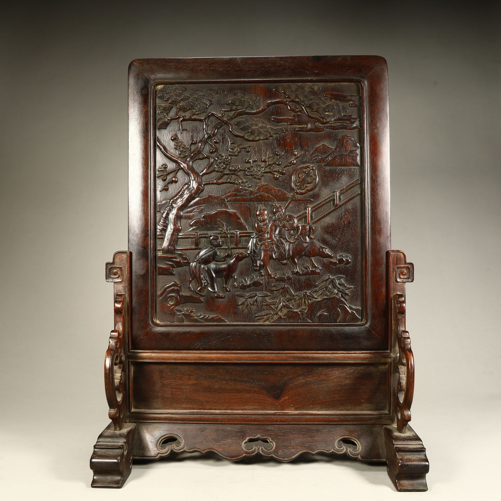 A Qing Dynasty mahogany carved character story pattern interstitial screen (1 of 14)