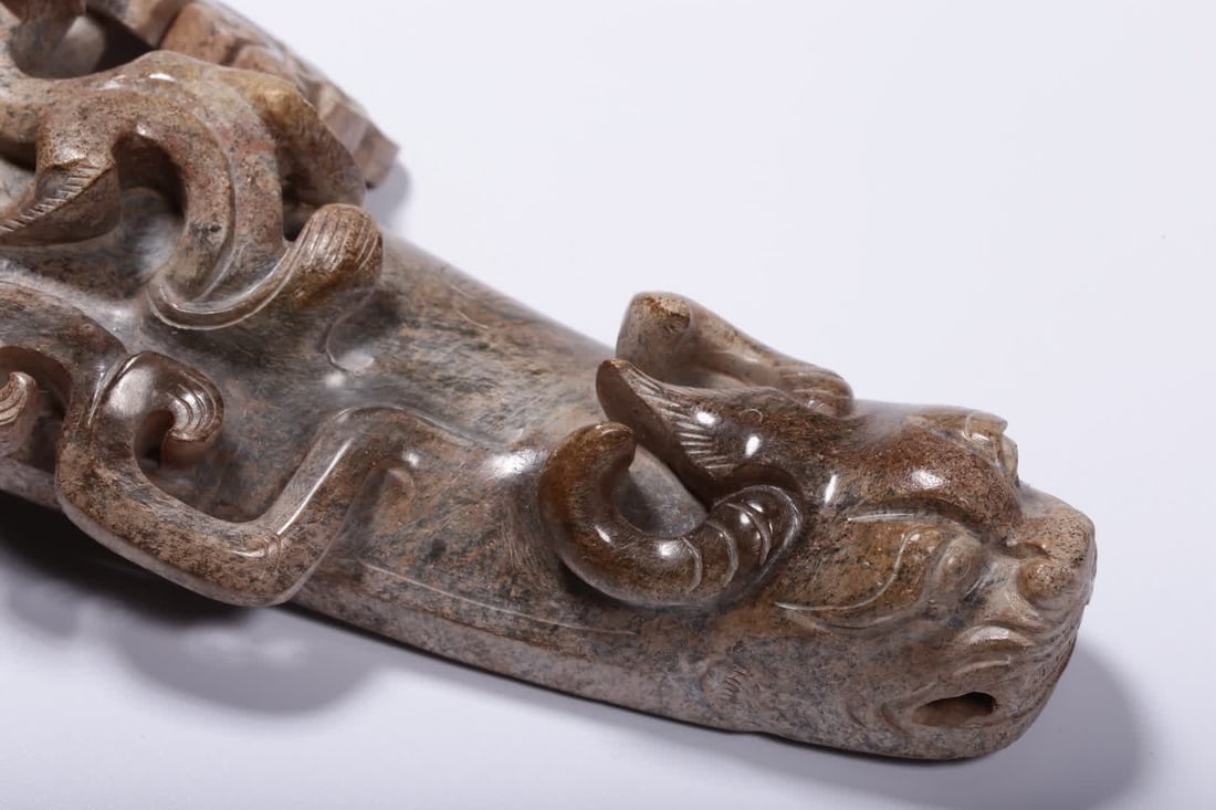 A pre-Ming ancient jade dragon pattern with a hook - 6