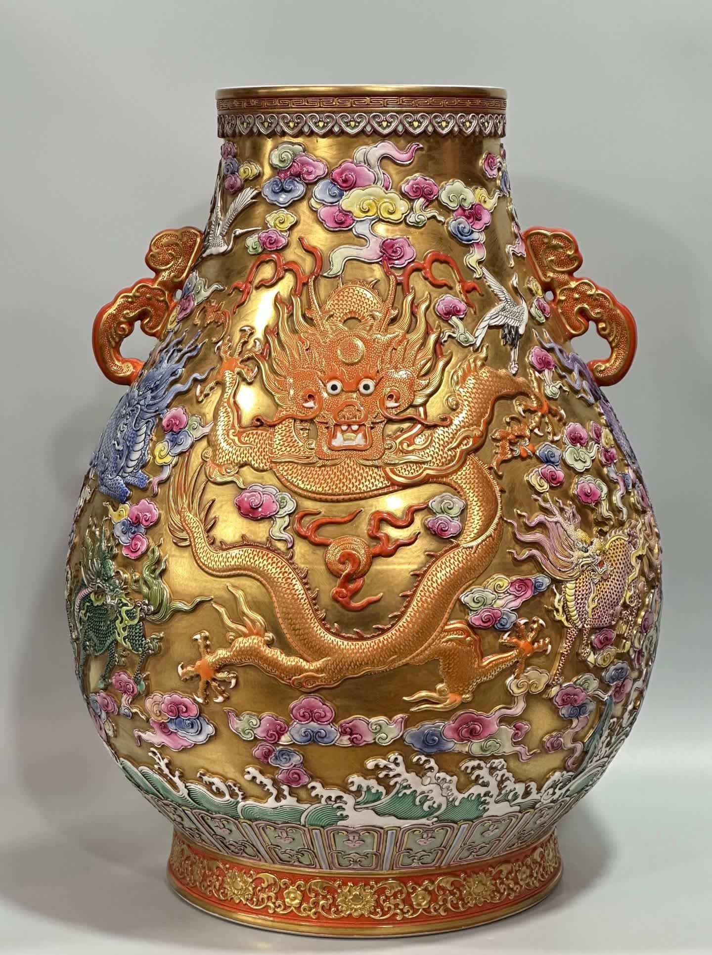 A Qing Qianlong enamel colored gold ground carved cloud crane unicorn dragon pattern binaural statue (1 of 9)