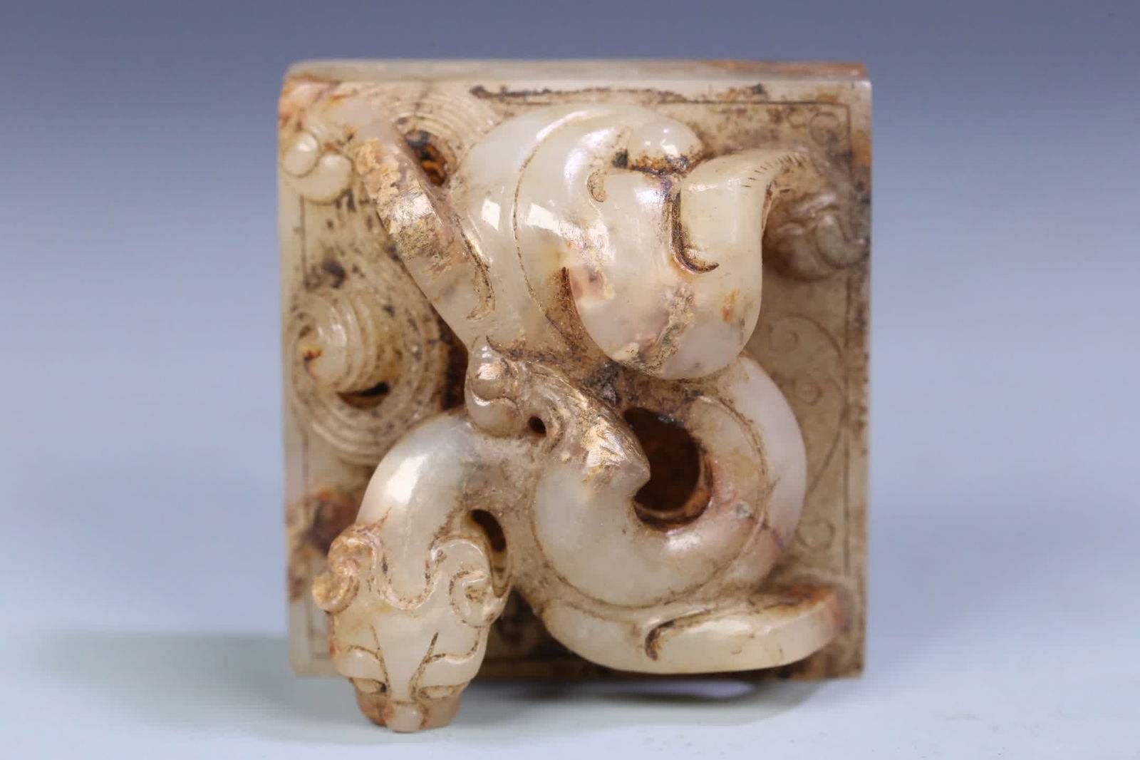 An ancient jade dragon button seal - 5