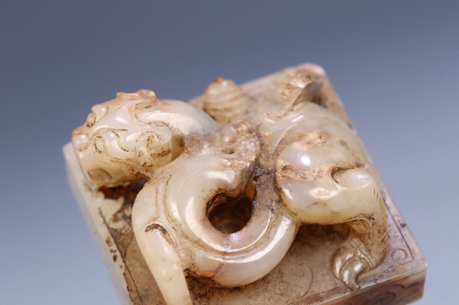 An ancient jade dragon button seal - 7