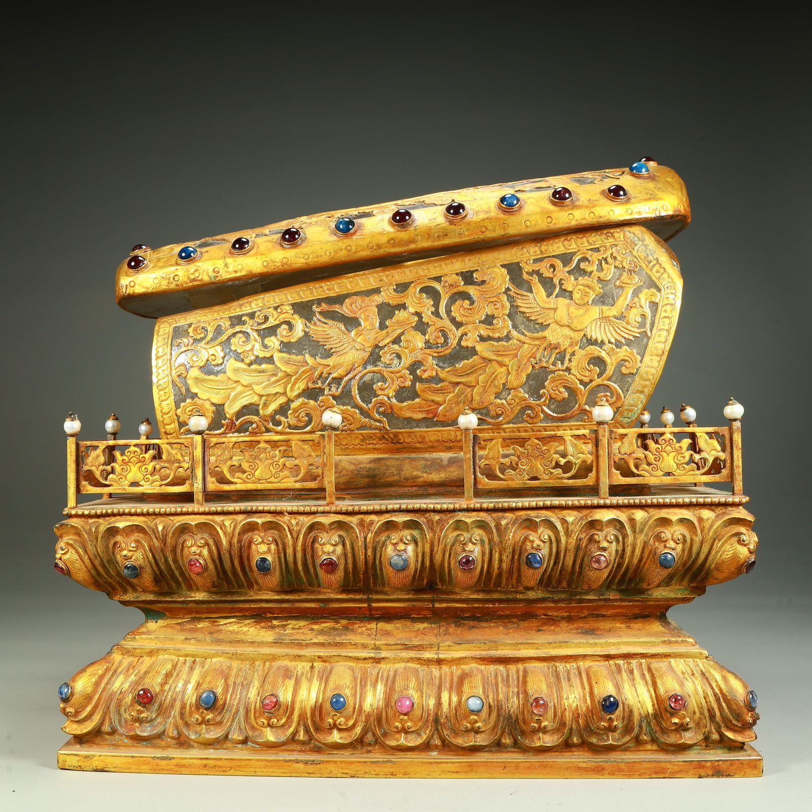A copper-gilt inlaid treasure flying pattern relic coffin in the Liao and Jin dynasties (1 of 16)
