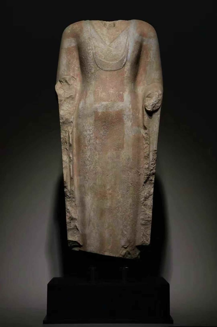 A piece of the Buddha body of Qingzhou in the Northern Qi Dynasty (1 of 9)