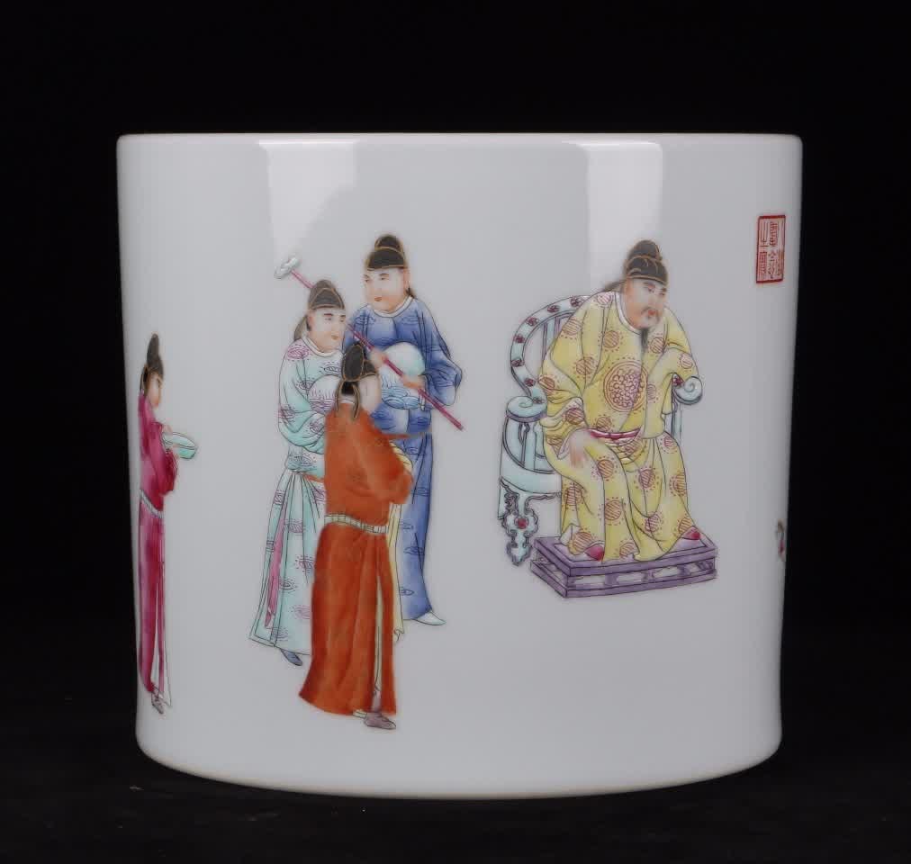 A Qing Qianlong pastel character picture story pen holder (1 of 9)