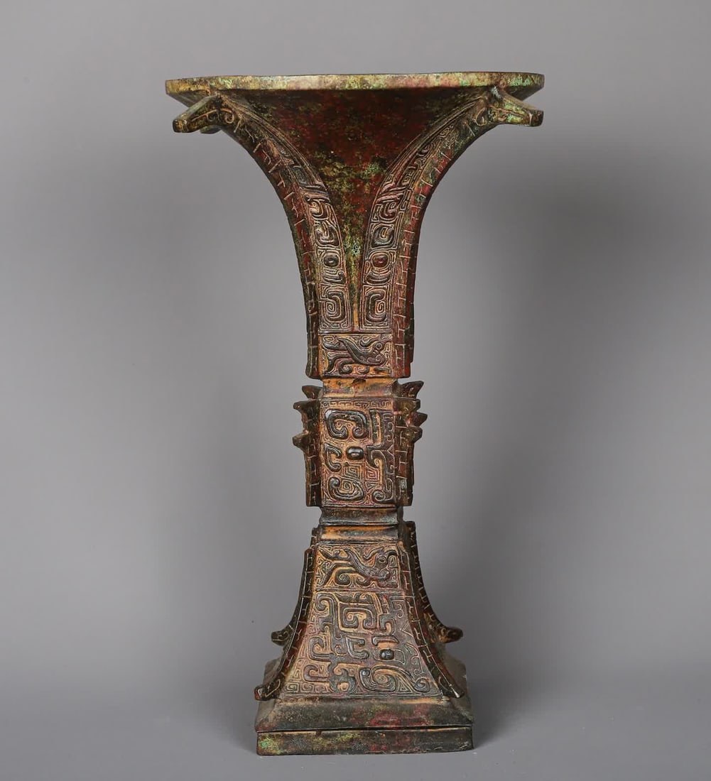 A piece of Western Zhou_bronze square flower cup (1 of 9)