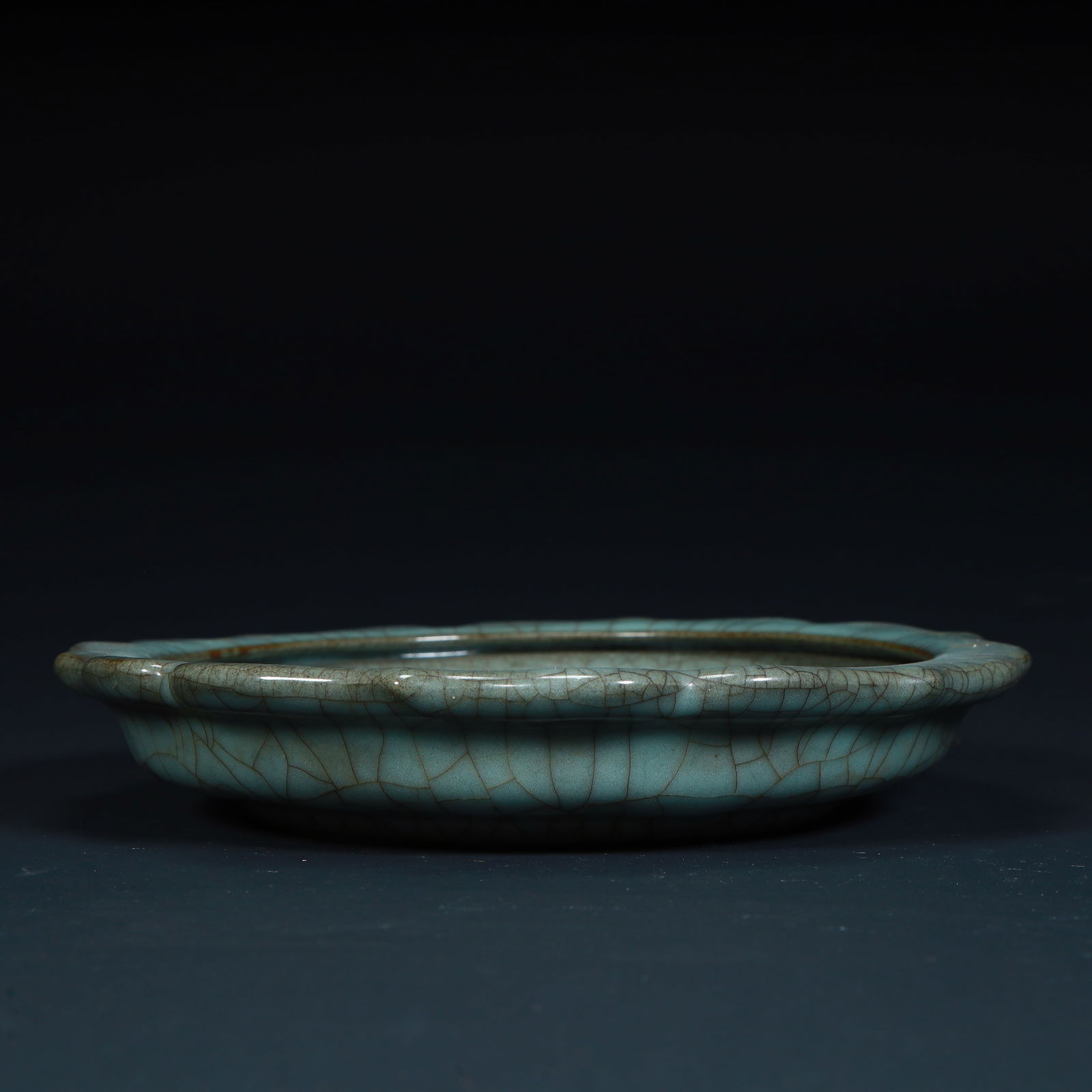 A piece of Song Dynasty official kiln celadon flower mouth wash (1 of 9)