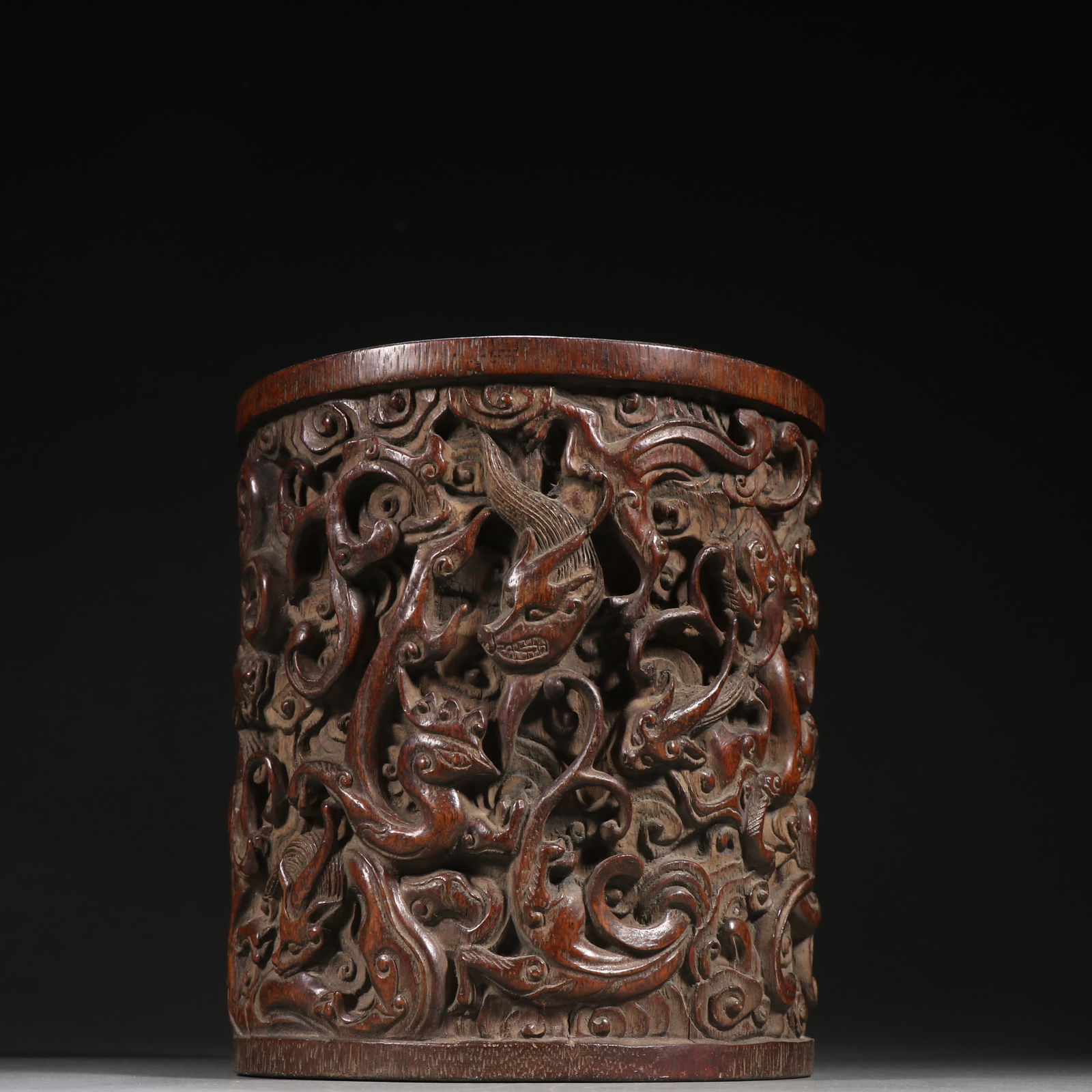 A Qing Dynasty agarwood dragon pattern pen holder: Qing Dynasty agarwood dragon pattern pen holder SIZE: H:18cm W:16.3cm W:635g (The Dimensions Of All Batches Are Manually Measured.If You Need More Detailed Information, Please Contact Our Customer Ser