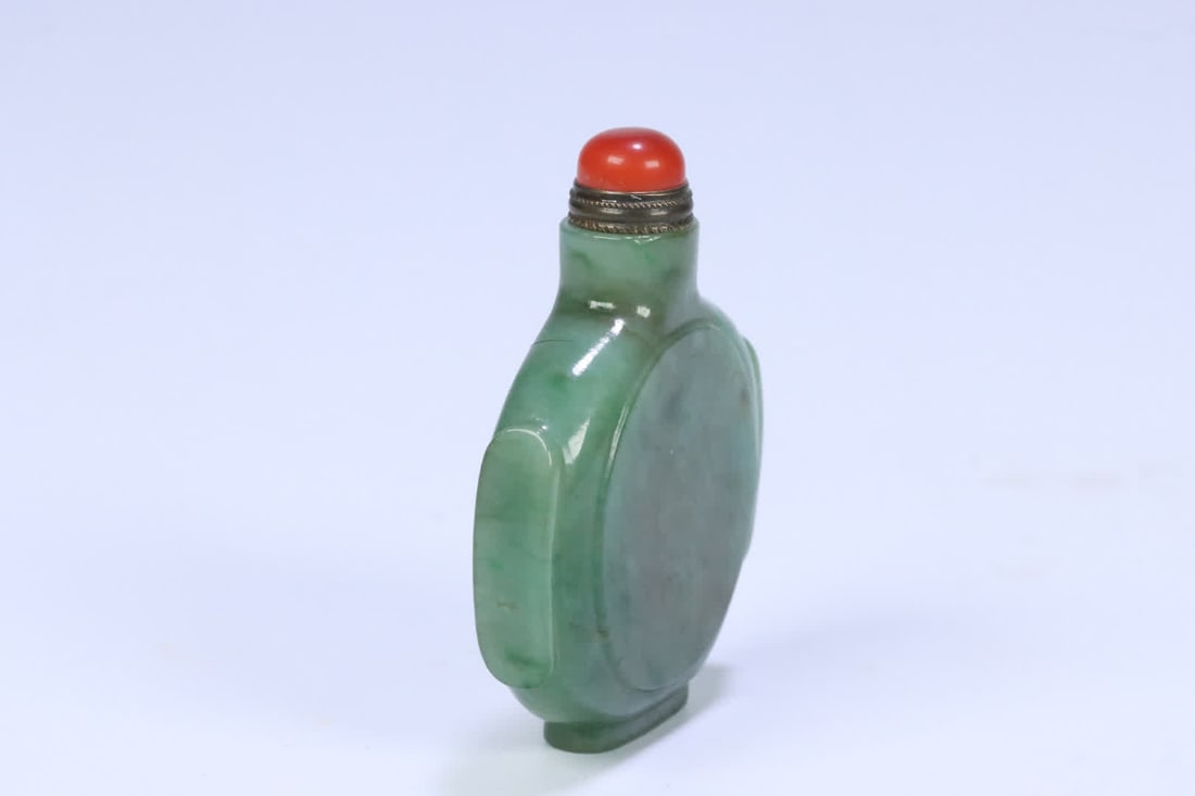 A Qing Dynasty jade plain pattern snuff bottle - 2