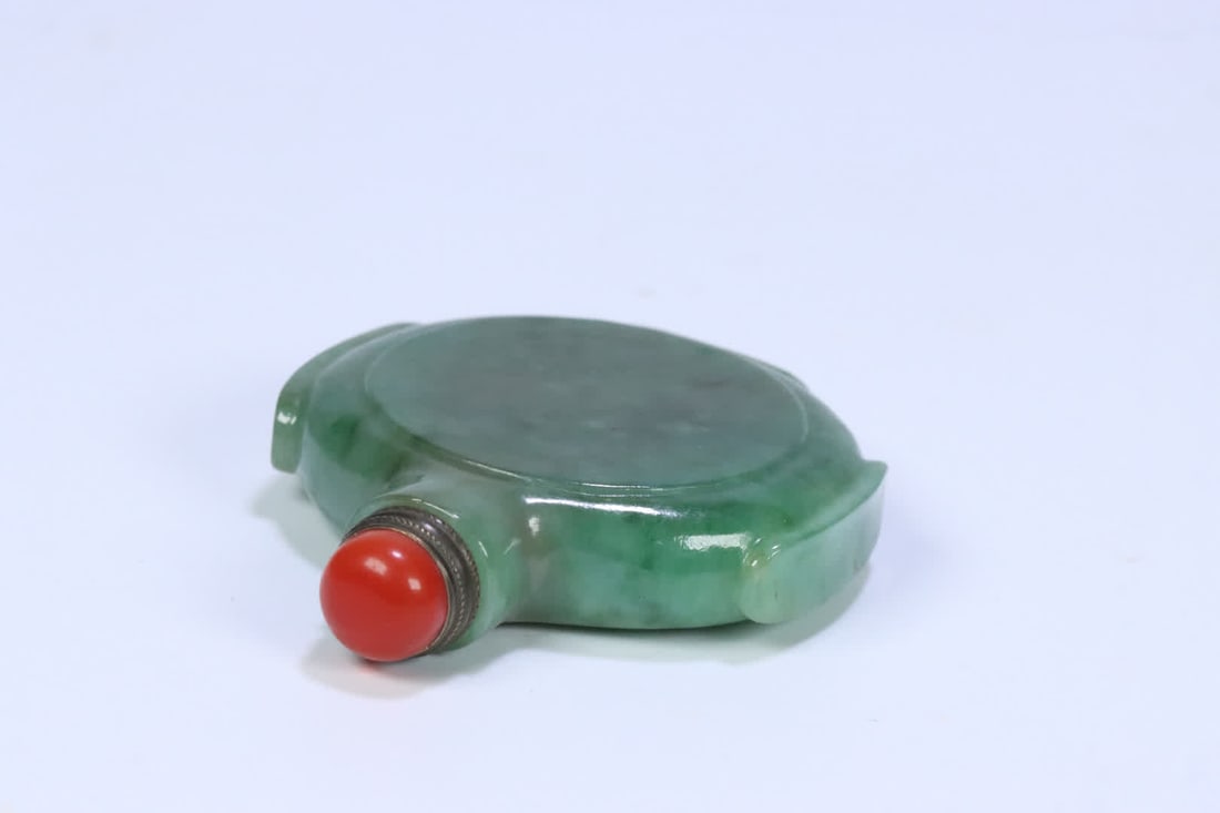 A Qing Dynasty jade plain pattern snuff bottle - 7