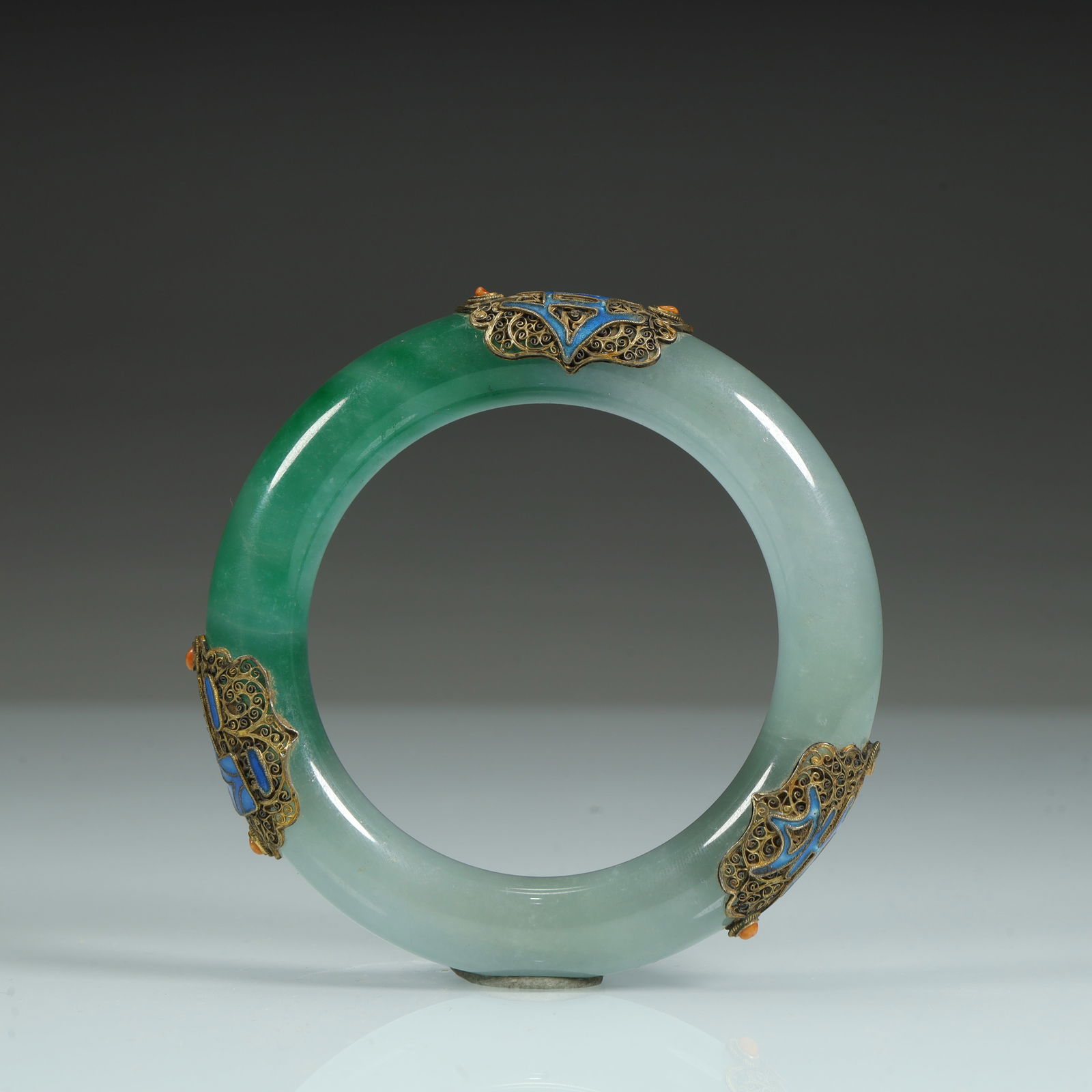 A jadeite inlaid gold silk burnt blue bracelet of the Qing Dynasty (1 of 10)
