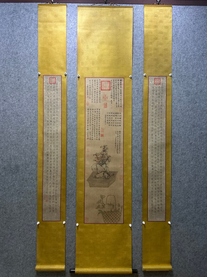 A calligraphy and painting work made by Emperor Qianlong with three screens: Emperor Qianlong's imperial calligraphy and painting works three screens SIZE: Core: 120x32cm, Couplet 120x14cm (The Dimensions Of All Batches Are Manually Measured.If You Need More Detailed