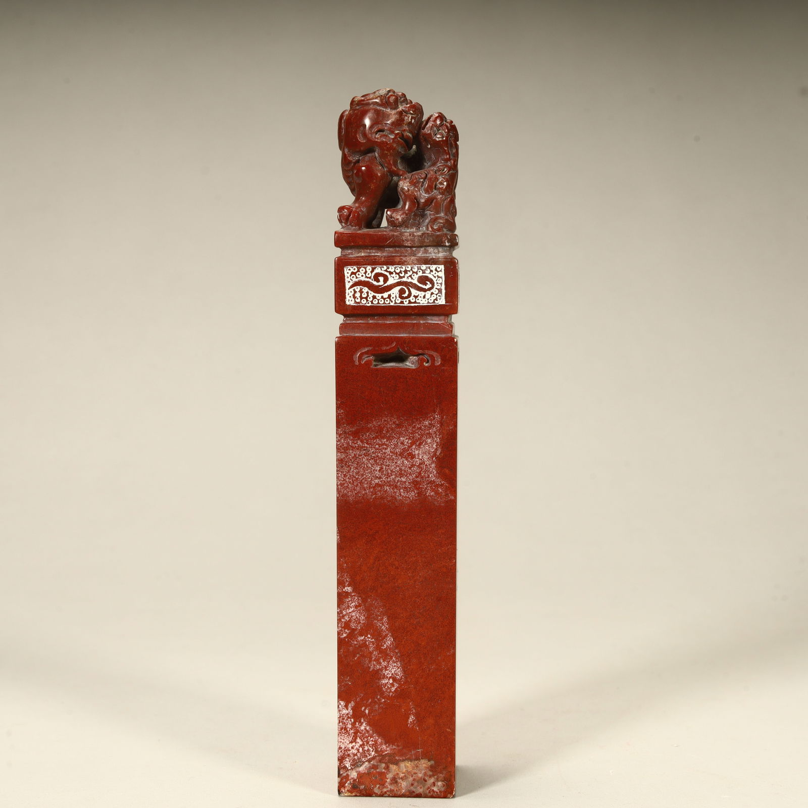 A Qing Dynasty fine Shoushan stone mother auspicious beast wordless seal (1 of 8)