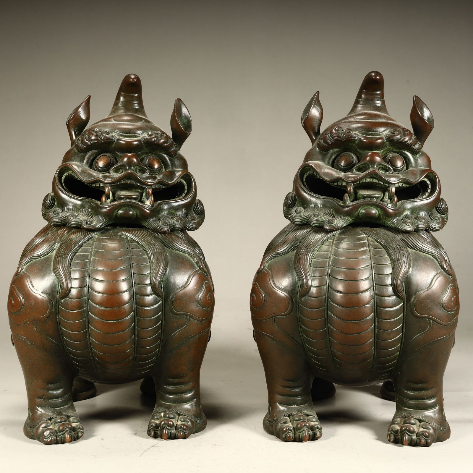 A piece of Qing Dynasty copper Luduan aromatherapy (1 of 13)