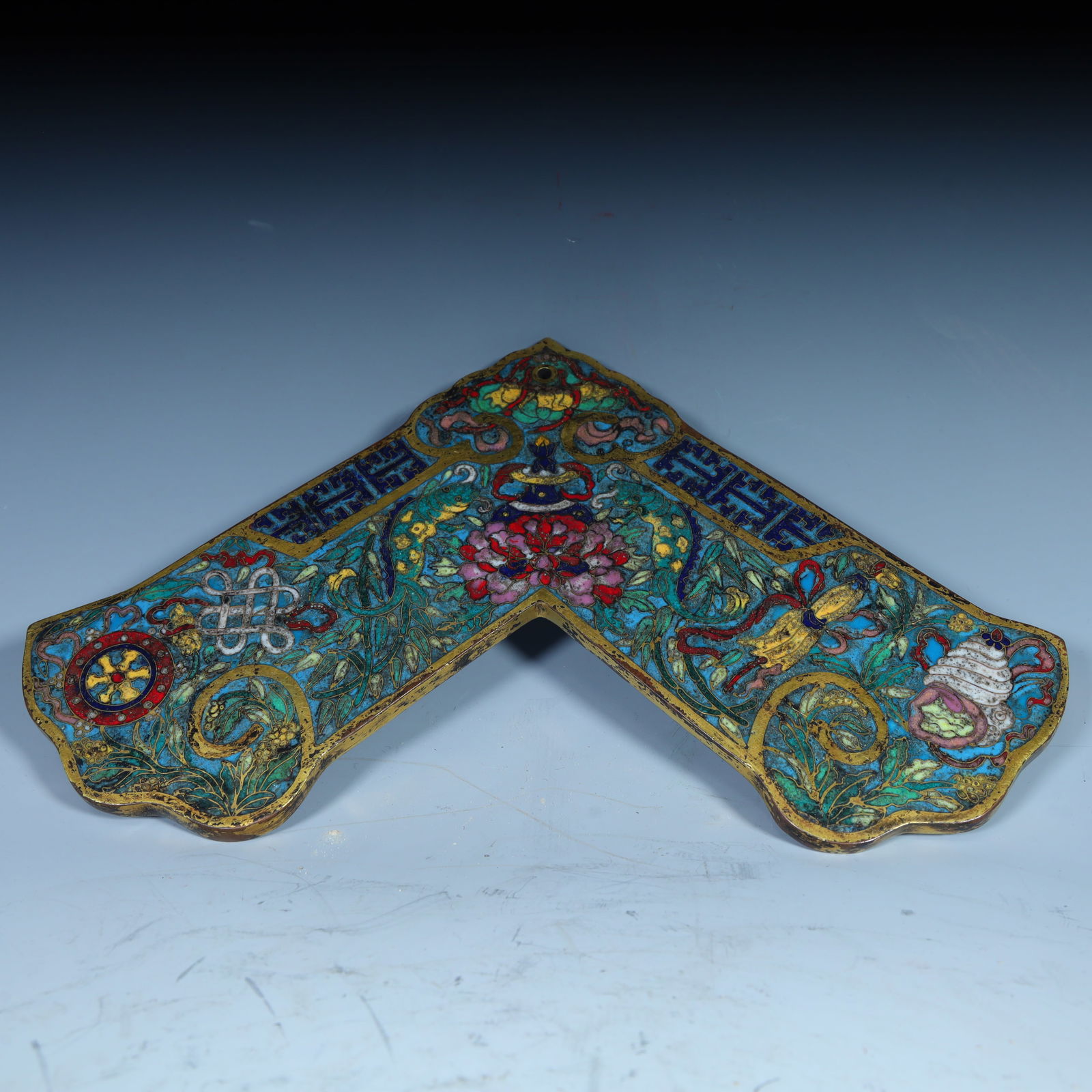 A Qing Dynasty cloisonné cloisonné enamel eight-treasure pattern decorative chime (1 of 7)