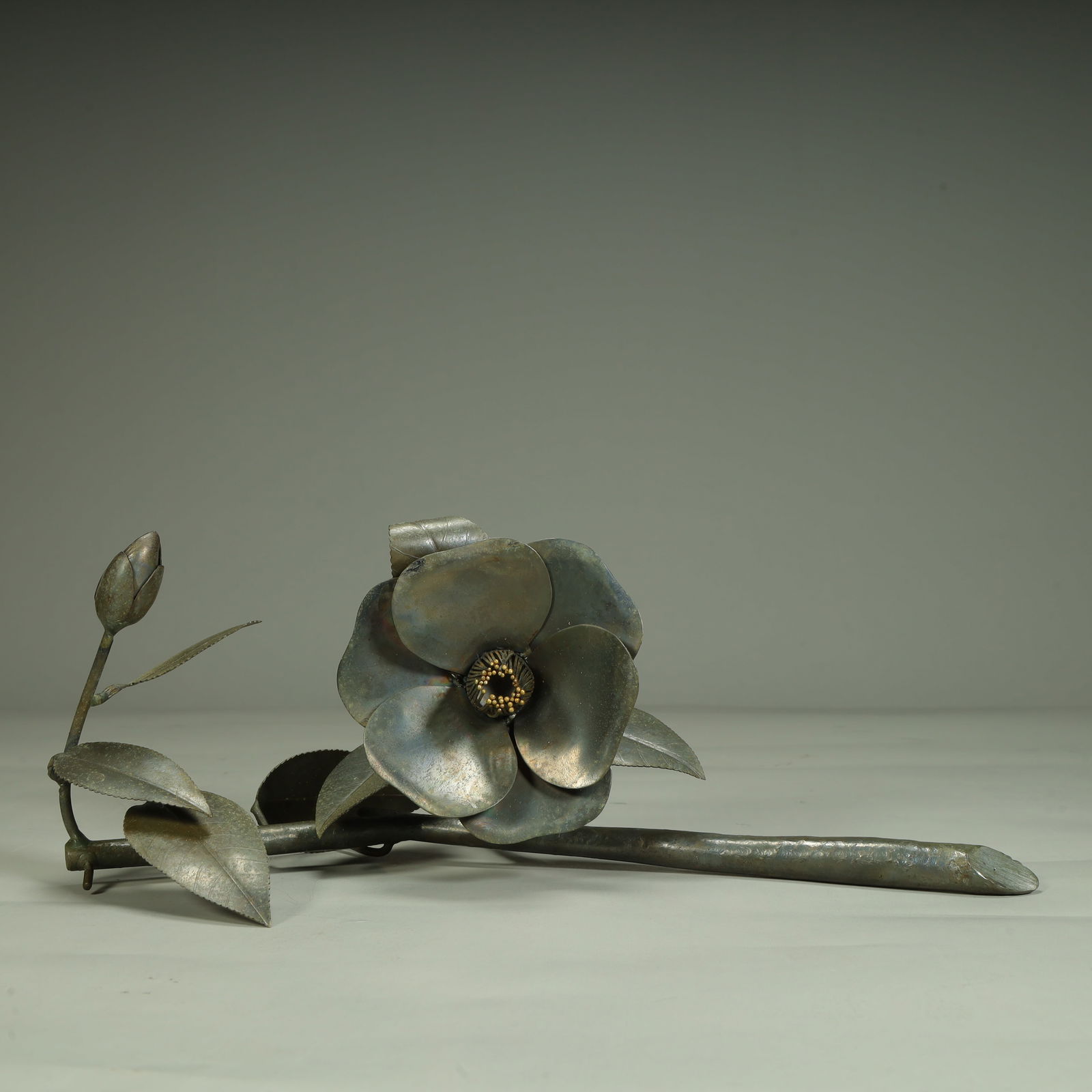 A Qing Dynasty iron bionic flower hairpin (1 of 9)