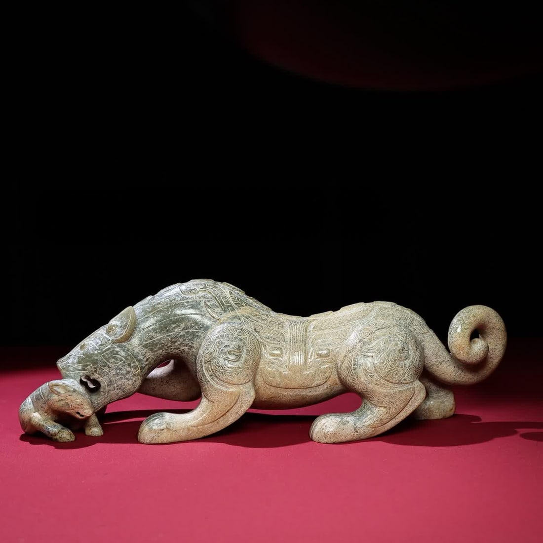 A Han Dynasty tiger eating deer jade ornament (1 of 9)