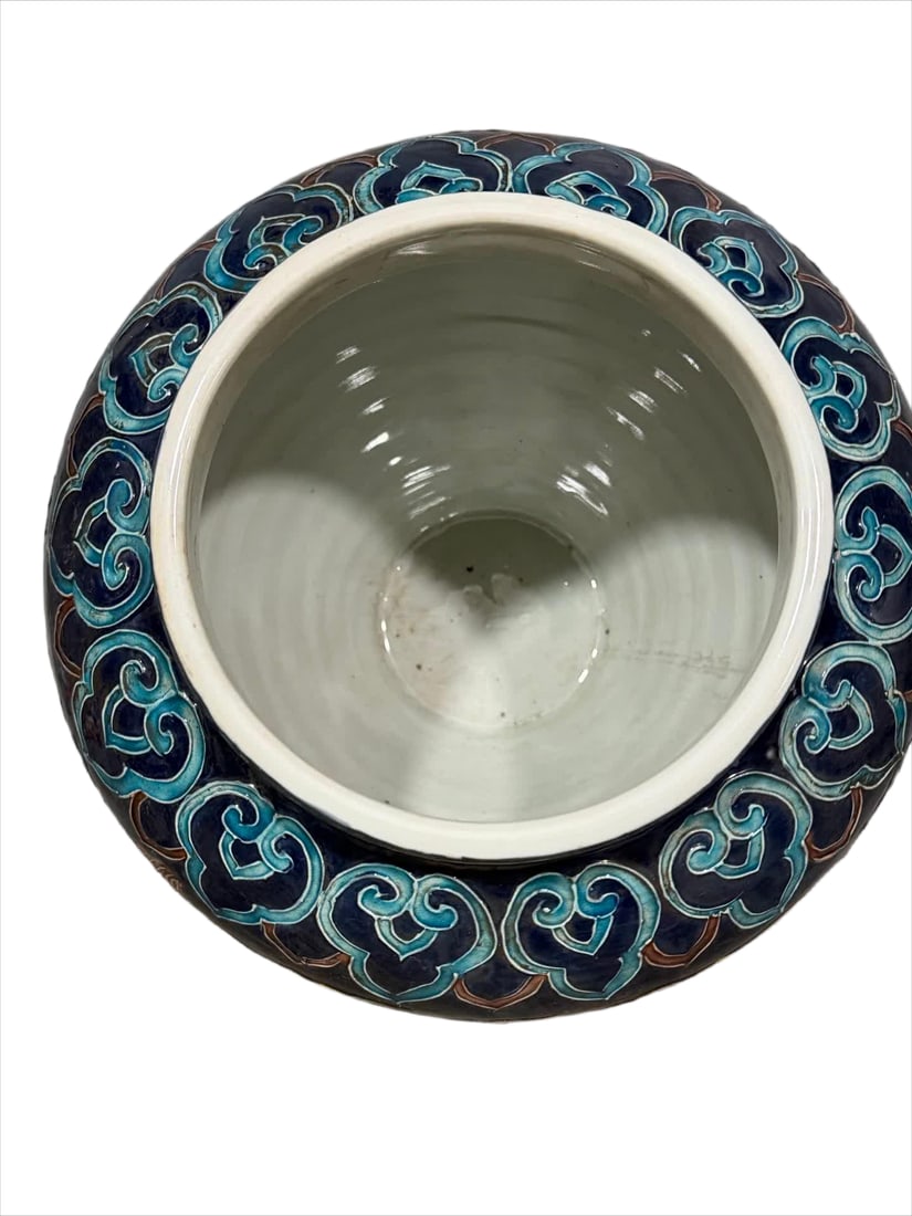 A large Ming Dynasty enamel dragon pattern jar - 4