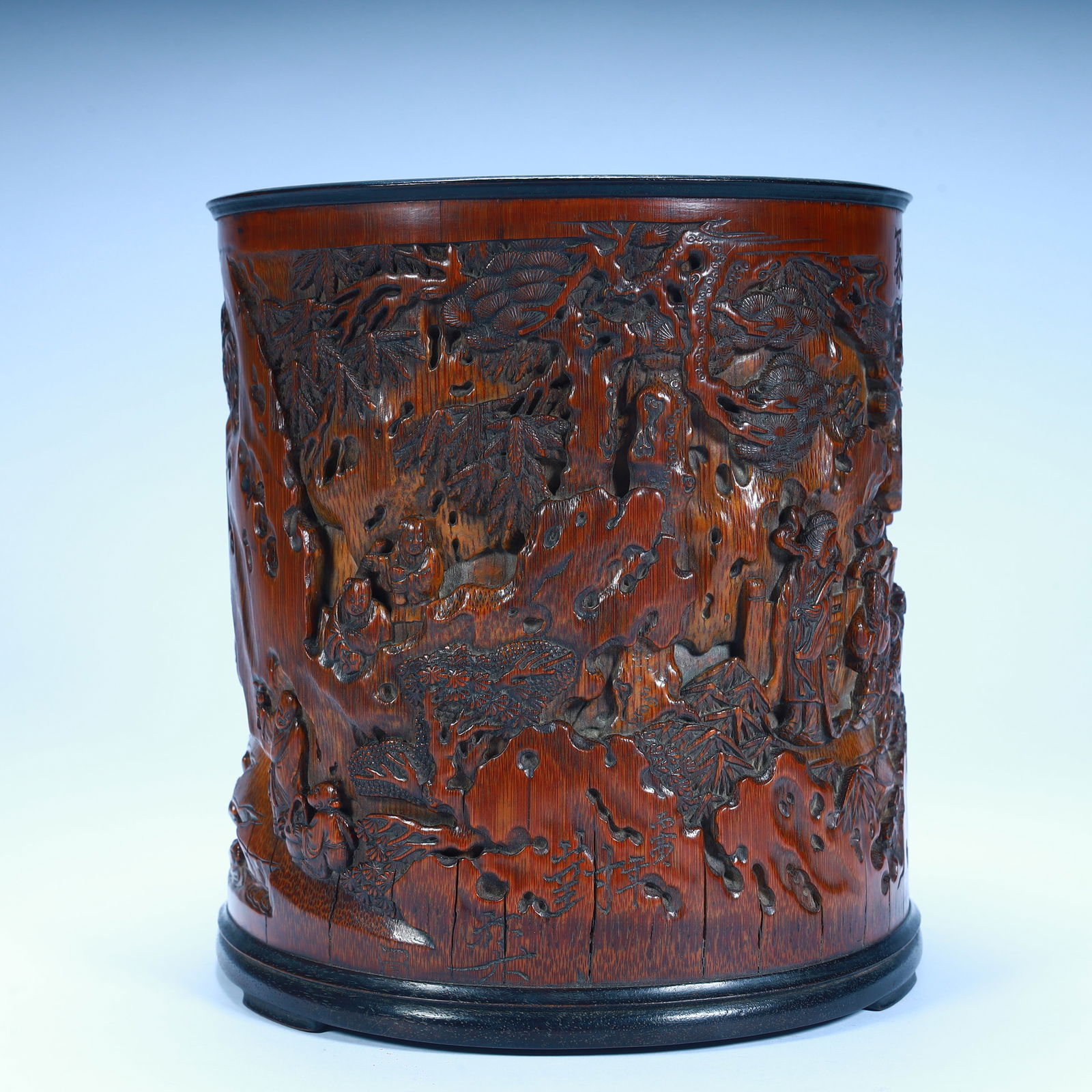 A Qing Dynasty bamboo carving "Jufu" character story pen holder (1 of 13)